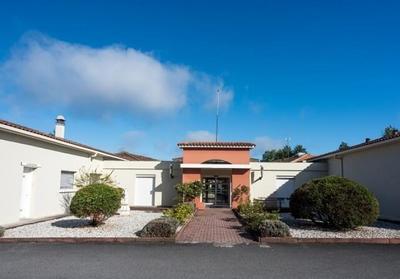EHPAD - RESIDENCE ALINS DU MARECHAL 16730 Trois-Palis