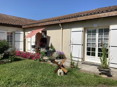 Résidence Autonomie Villa des Platanes 33910 Saint-Denis-de-Pile