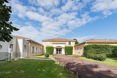 EHPAD - RESIDENCE LES CHARMILLES 16270 Roumazières-Loubert