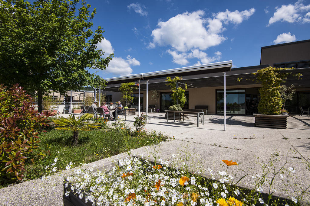 Ehpad Les Terrasses De L Ibie Villeneuve De Berg
