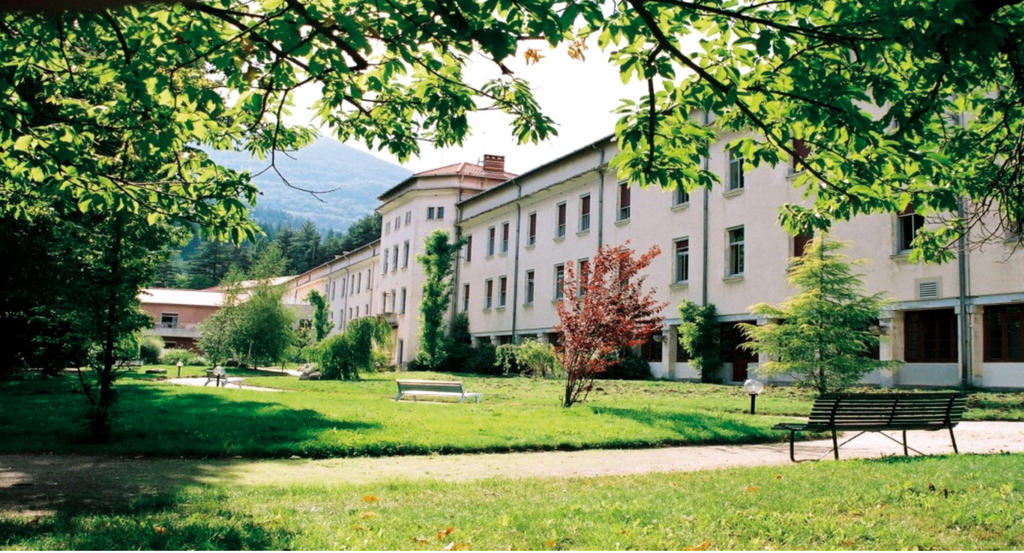 CENTRE HOSPITALIER LES CHATAIGNIERS Ponteils-et-Brésis 30450